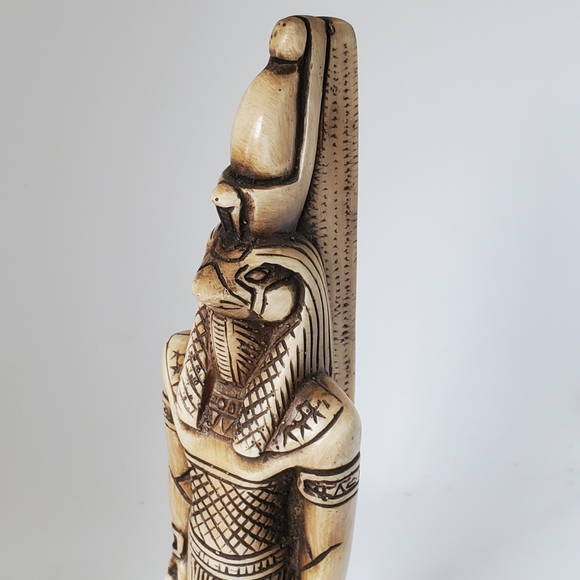 Egyptian god Horus Statue Son of the Pharoah made in Egypt 9.5" tall - Picture 6 of 10